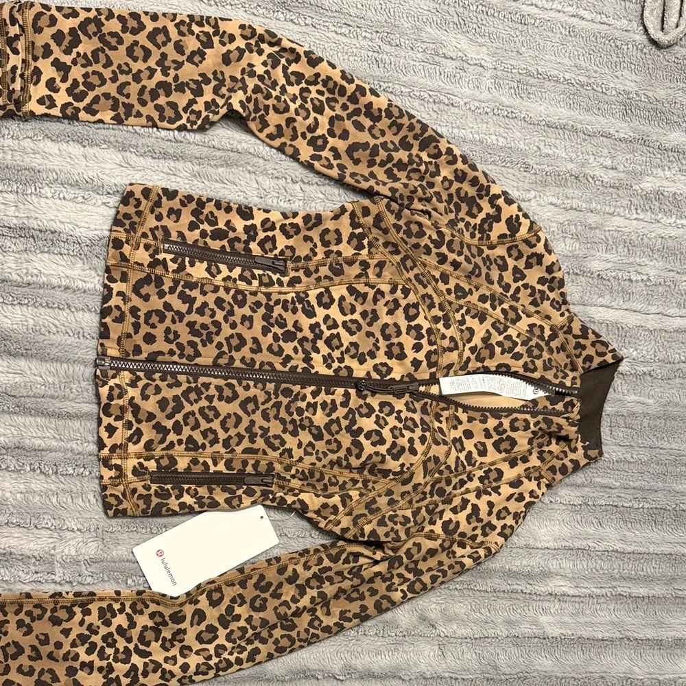 lululemon athletica Leopard Print Jacket in Tan and Dark Brown - Picture 6 of 7